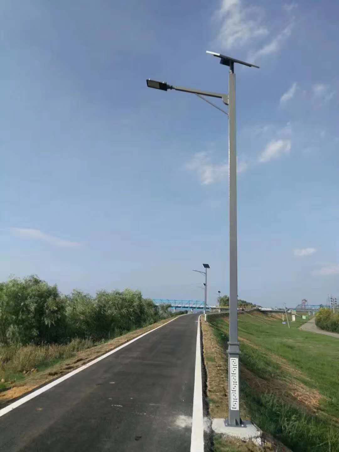  新农村7米太阳能路灯